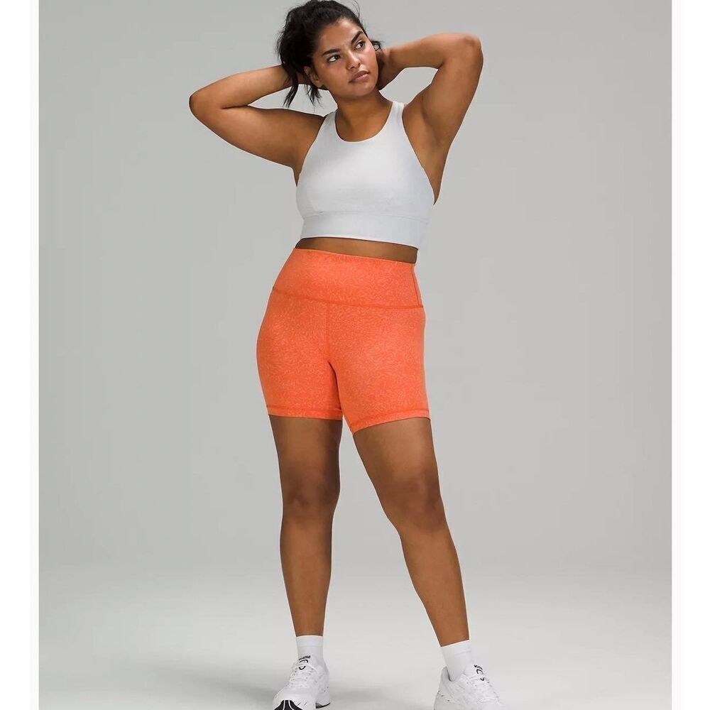 Lululemon Wunder Train High-Rise Short 8" size 4